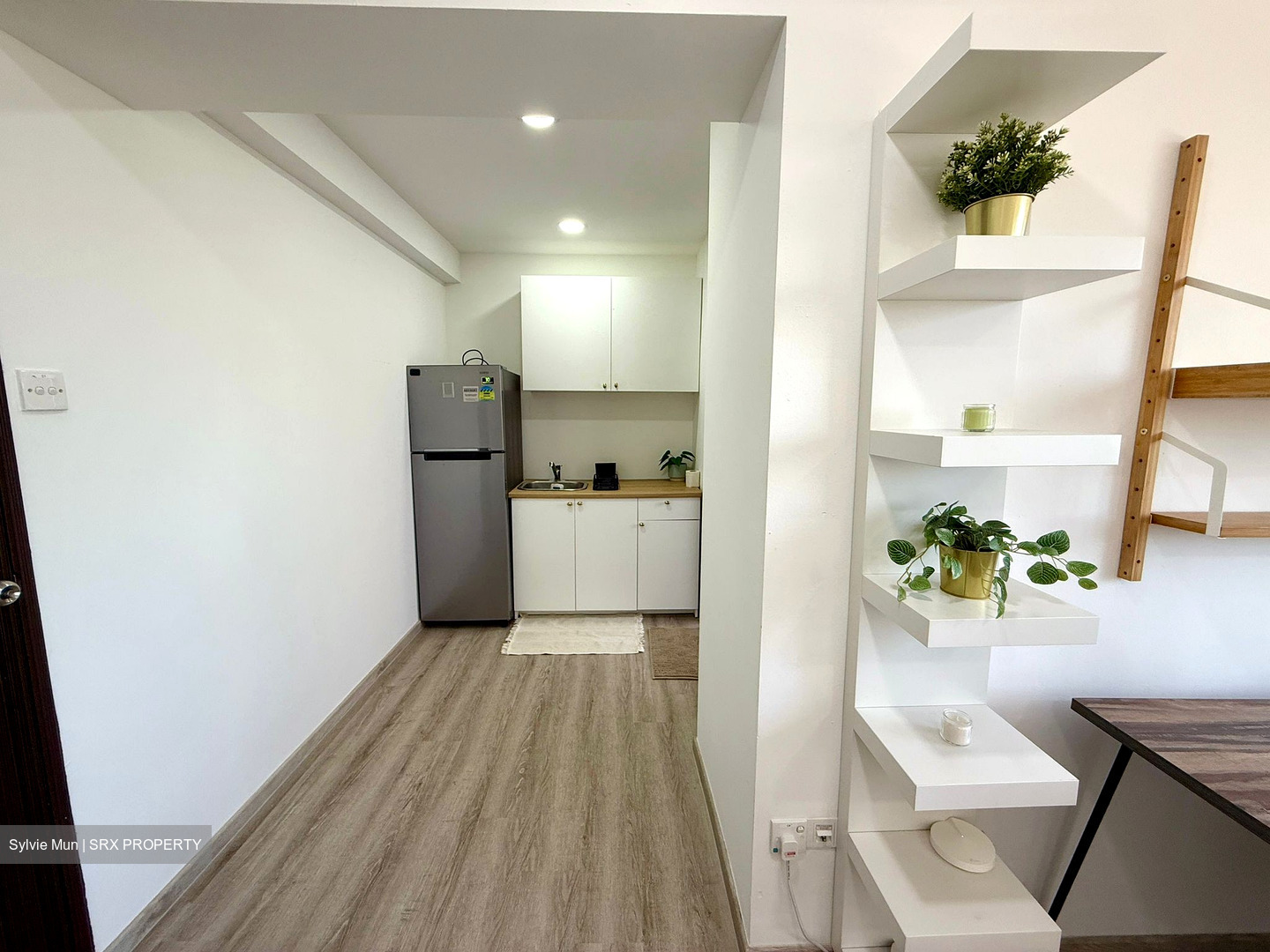 Lucky Plaza (D9), Apartment #563728631
